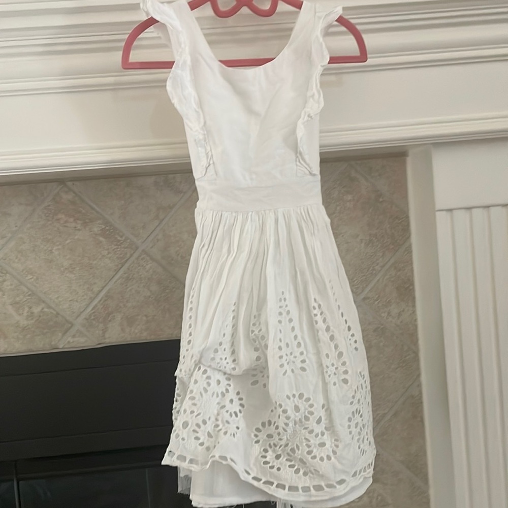 Girls white dress - Picture 2 of 3